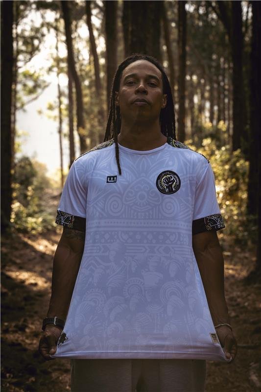 CAMISETA CONSCIENCIA NEGRA BRANCA 2024