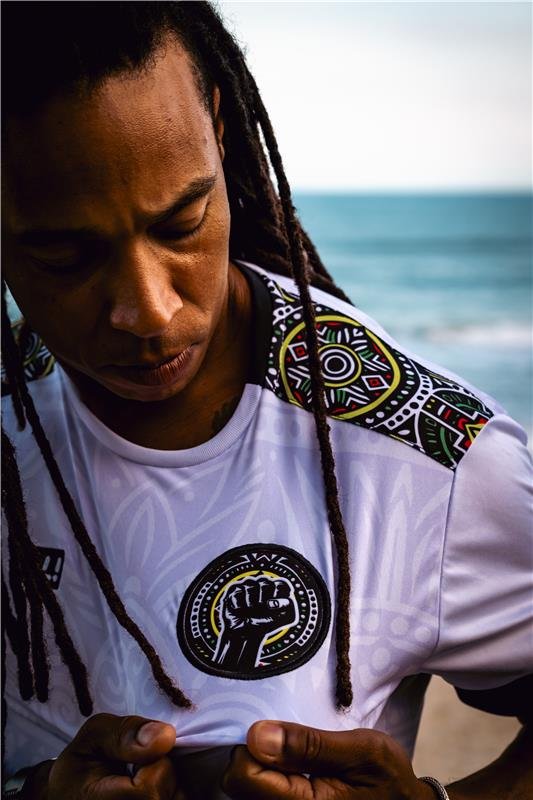 CAMISETA CONSCIENCIA NEGRA BRANCA 2024